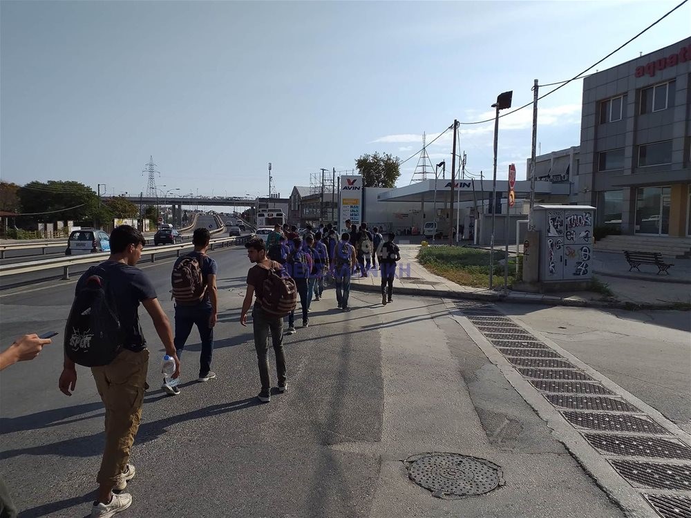 Θεσσαλονίκη: Δεκάδες πρόσφυγες και μετανάστες εντοπίστηκαν στην Εγνατία Οδό