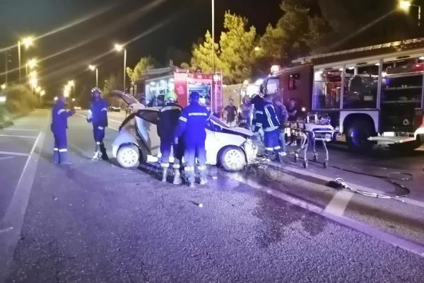 Αυτοκίνητο μετά από «τρελή» πορεία τούμπαρε στον κόμβο του Γαλατά