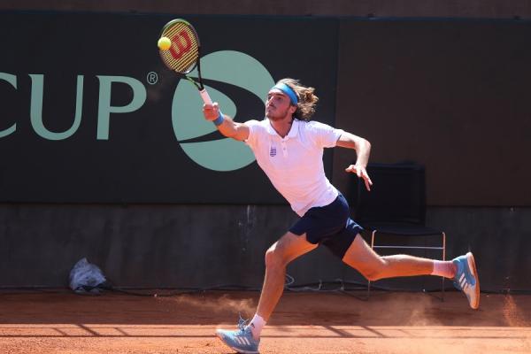 Davis Cup: Τσιτσιπάς και Περβολαράκης έστειλαν την Ελλάδα στα πλέι οφ