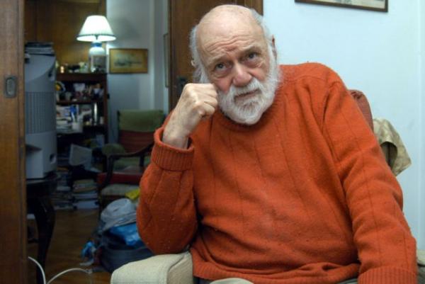 ΣΥΡΙΖΑ για θάνατο Νάνου Βαλαωρίτη: Αποχαιρετούμε έναν μαχητικό διανοούμενο