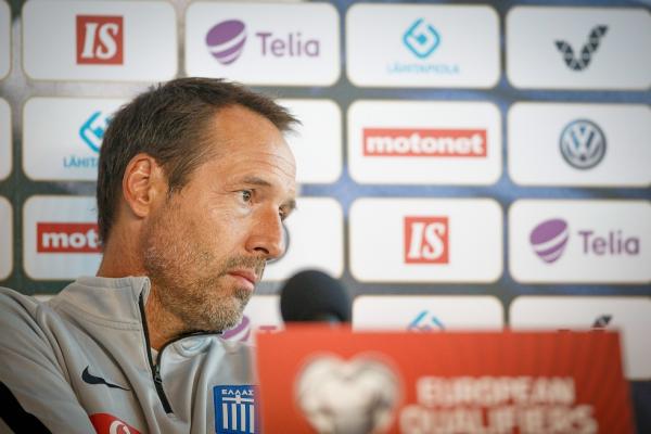 Τζον Φαν’ τ Σιπ: «Να παίξουμε για το εθνόσημο και τη χώρα»