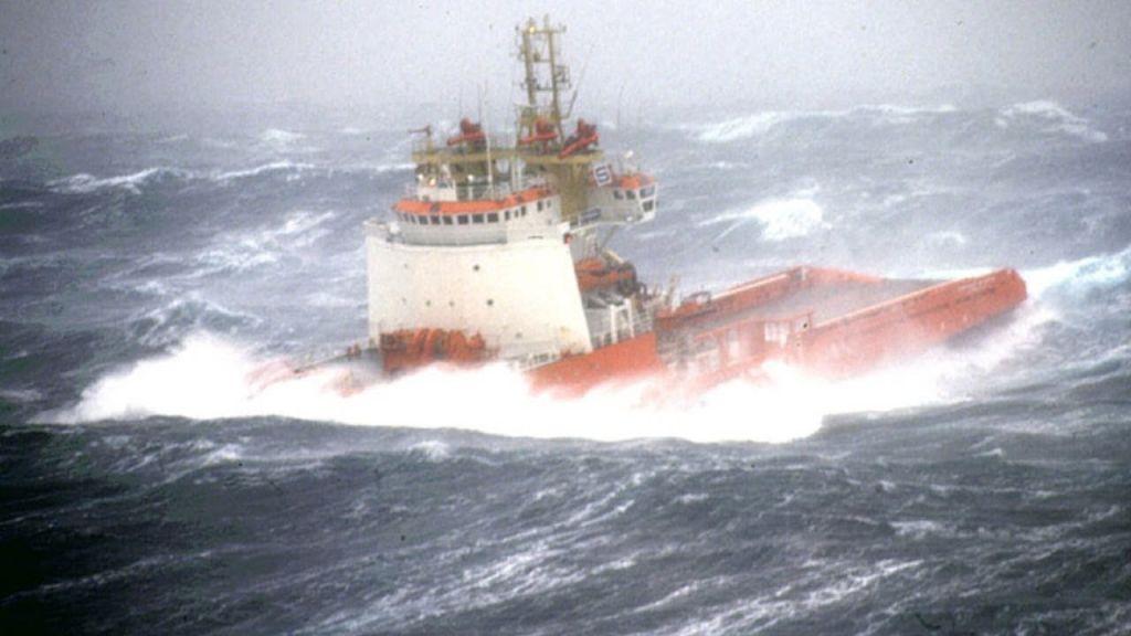 Θρίλερ στον Ατλαντικό : Αναζητούν ρυμουλκό με 14μελές πλήρωμα μέσα σε κυκλώνα