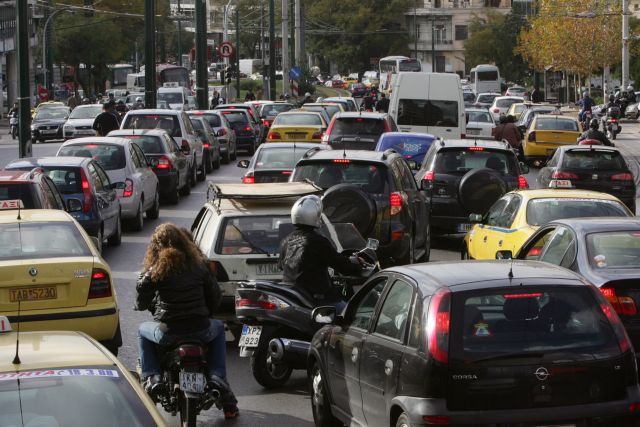 Κίνηση: Επέστρεψε το κυκλοφοριακό κομφούζιο στους δρόμους - Πού υπάρχουν προβλήματα