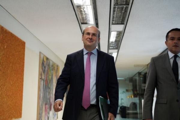 Χατζηδάκης: Θα υλοποιήσουμε άμεσα τις μονάδες ολοκληρωμένης διαχείρισης απορριμμάτων