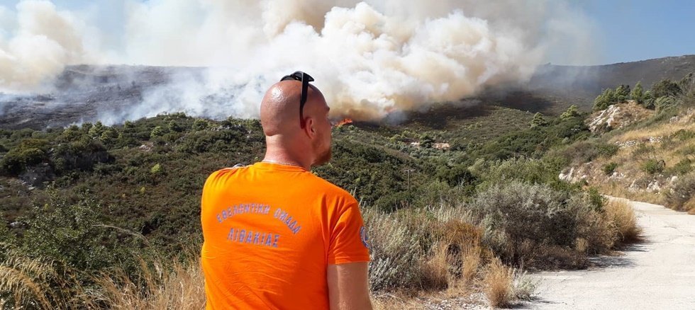 Ζάκυνθος: Πυρκαγιά στο χωριό Αγαλάς