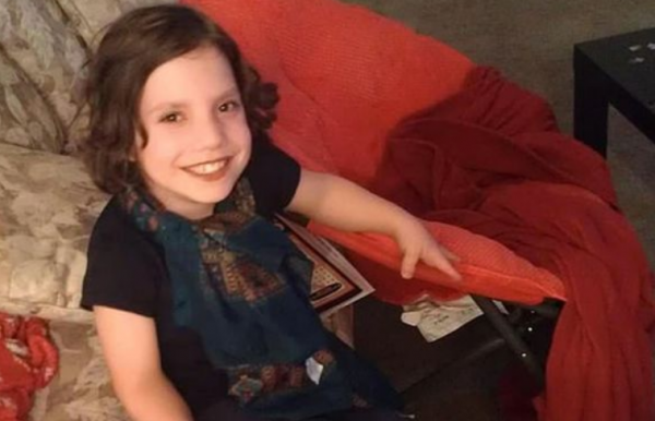 Εγκατέλειψαν την 8χρονη υιοθετημένη κόρη τους καταγγέλλοντας πως είναι… 22χρονη νάνος