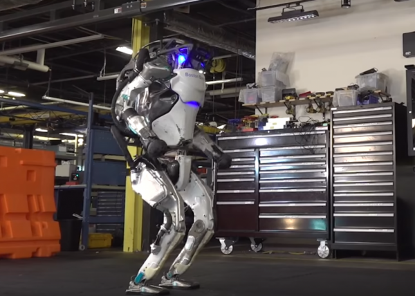 Απίστευτο : Ρομπότ κάνει ρυθμική γυμναστική και παρκούρ
