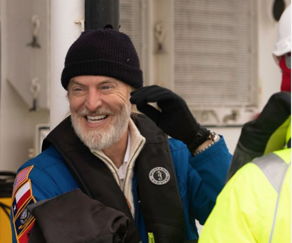 Βέσκοβο: Έφτασε στα βαθύτερα σημεία των πέντε ωκεανών της Γης