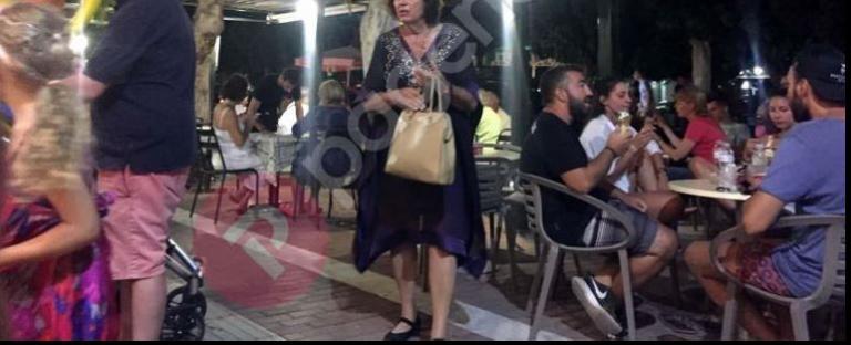 Σοκάρει η εικόνα της Βάσως Παπανδρέου στις καλοκαιρινές της διακοπές