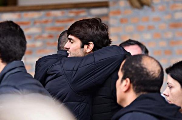 Ο Κακά στο πλευρό του τραγικού πατέρα Καφού