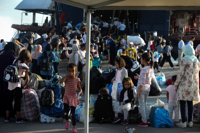Προσφυγικό: Στους 12.000 ο πληθυσμός της Μόριας - «Έτοιμη να βοηθήσει με κάθε τρόπο» η Κομισιόν