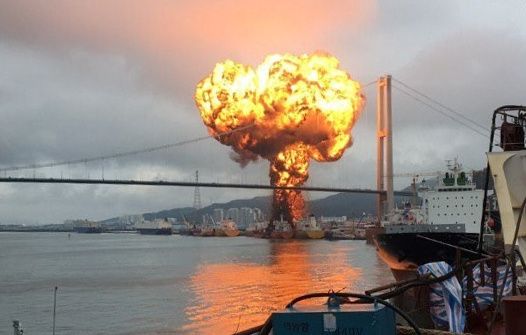 Φωτιά σε πλοία στη Νότια Κορέα – 18 τραυματίες