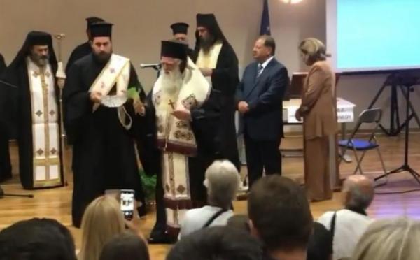 Επεισόδιο ανάμεσα σε Αμβρόσιο και βουλευτή του ΣΥΡΙΖΑ για το «τοις βασιλεύσι»