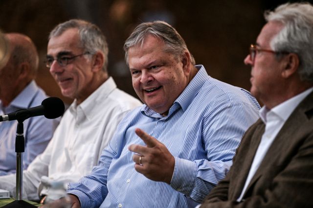 Βενιζέλος: Η χώρα έχει κηρυχθεί σε κατάσταση κανονικότητας