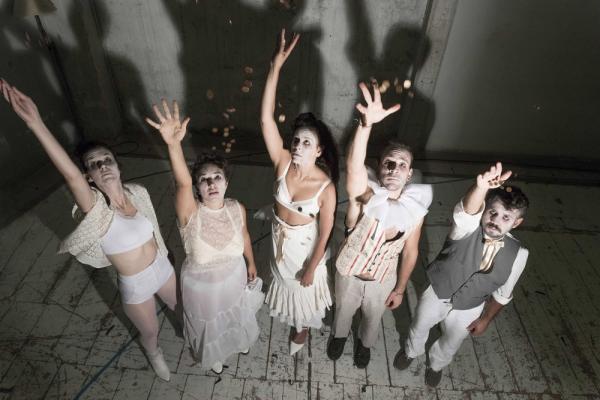 «Ένας κάποιος τέτοιος Βυσσινόκηπος» στο θέατρο Θησείον