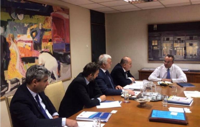 Η μείωση φόρων στα βασικά αιτήματα της ΓΣΕΒΕΕ στον ΥΠΟΙΚ