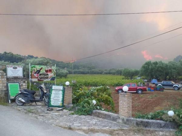 Συγκλονιστική εικόνα: Οι καπνοί στη Ζάκυνθο φαίνoνται από το διάστημα
