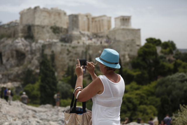 Κυριακή με ήλιο, μελτέμια αλλά… και βροχές