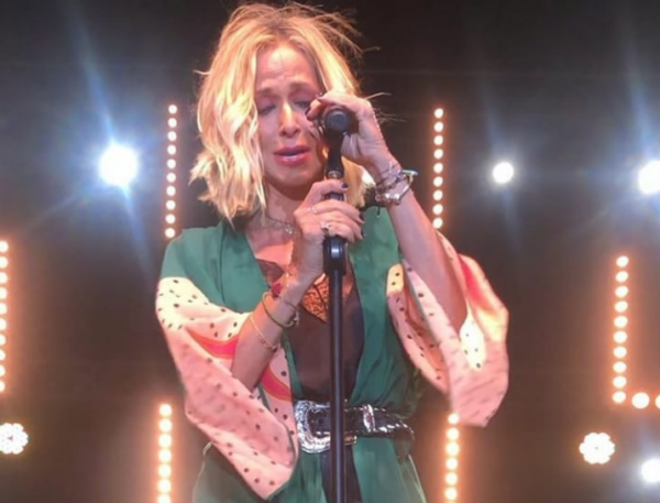 Άννα Βίσση: Συγκινητικές στιγμές σε συναυλία της στο Μάτι