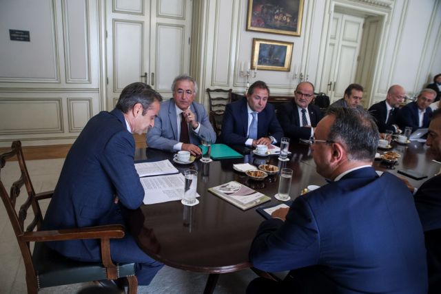 Επενδύσεις, ανάπτυξη, αλλά και η «συμφωνία αλήθειας» στη συνάντηση Μητσοτάκη – κοινωνικών εταίρων