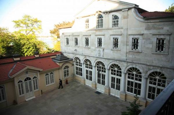 Σε κλίμα κατάνυξης η εορτή της Υψώσεως του Τιμίου Σταυρού στο Φανάρι