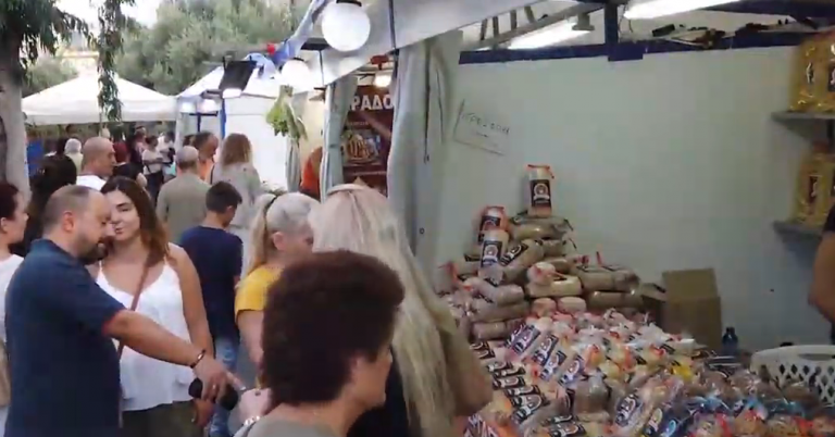 Η αντιδήμαρχος Περιστερίου μας ξεναγεί στην έκθεση «Κρασί – Μέλι – Λάδι & Ελιά»