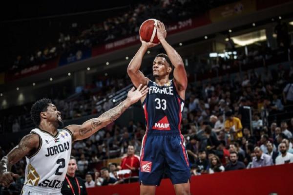 Ο Γιόβιτς ξεπέρασε τον Τεόντοσιτς