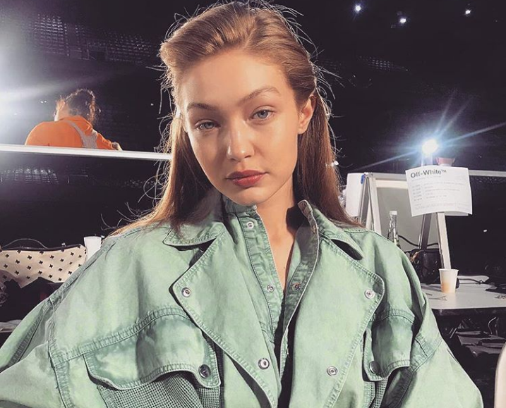 Τζίτζι Χαντίντ : Έβγαλε εκτός πασαρέλας μία «εισβολέα»