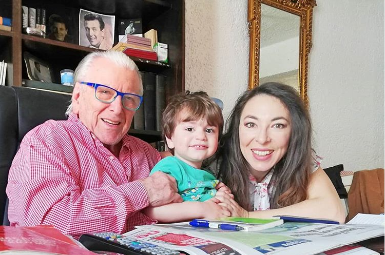 Κώστας Βουτσάς: Η τρυφερή φωτογραφία με τον μικρό Φοίβο