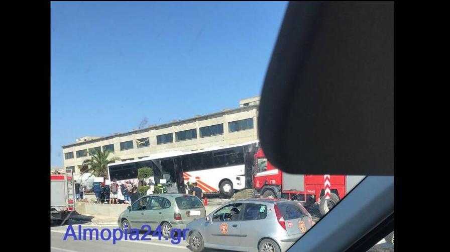 Θεσσαλονίκη : Τροχαίο με λεωφορείο των ΚΤΕΛ – 12 τραυματίες