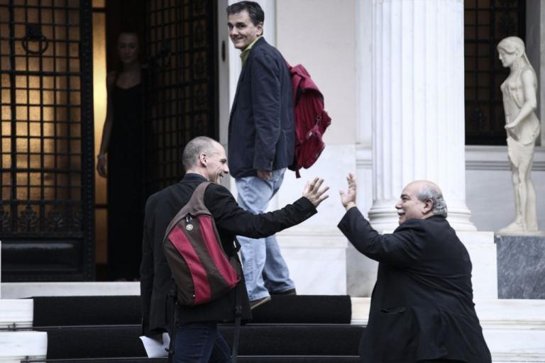 Ο «λαγός» Βούτσης, η fake αυτοκριτική και πώς ο ΣΥΡΙΖΑ έπαιζε με τα σπίρτα κι έκαψε τη χώρα