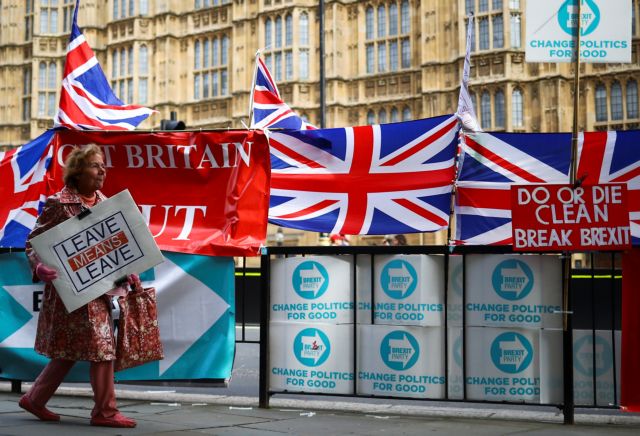 Brexit : «Πλώρη» για πρόωρες εκλογές μετά το «ναι» του Κόρμπιν