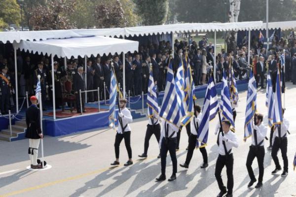 Γιάννης Βούρος : «Γελοία υποκείμενα» οι μαθήτριες που διακωμώδησαν την παρέλαση