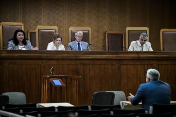 Δίκη Χρυσής Αυγής : Εριστικός ο Αλεξόπουλος – Μικροεπεισόδιο με τη Μάγδα Φύσσα