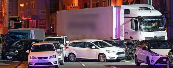 ZDF : Τρομοκρατική ενέργεια η παράσυρση οχημάτων από φορτηγό στην Γερμανία