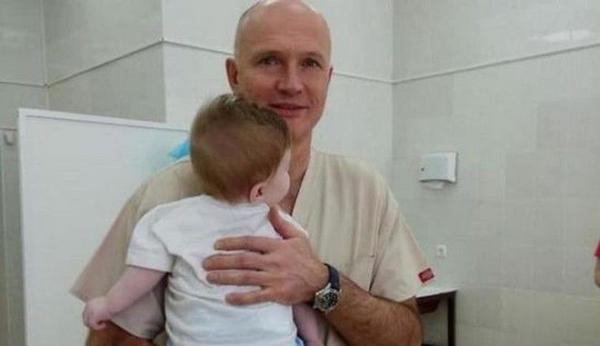 Ρωσία : Γεννήθηκε με τρία πόδια, δύο πέη και χωρίς πρωκτό