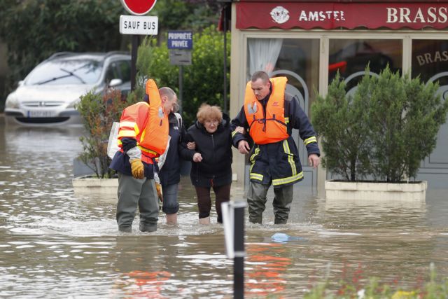 Γαλλία : Τρεις νεκροί εξαιτίας των έντονων βροχοπτώσεων