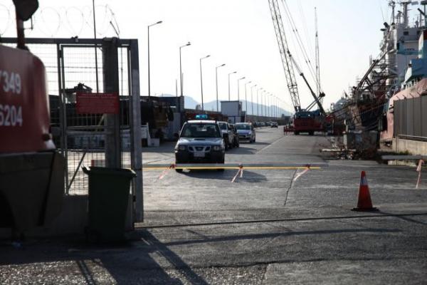 Τραγωδία στη Δραπετσώνα : «Έκλεισε το παράθυρο πριν βουλιάξει» ανέφερε αυτόπτης μάρτυρας