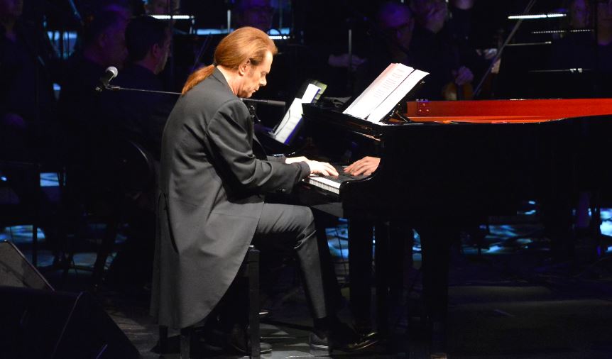 Ο Στέφανος Κορκολής μοιράζεται μαζί μας τις «Μουσικές του ιστορίες»