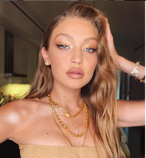 Τζίτζι Χαντίντ: Στην πιο σέξι πασαρέλα