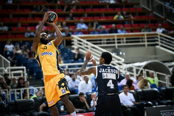 Λάνγκφορντ : «Να φτάσουμε μέχρι τέλους και να διεκδικήσουμε τον τίτλο»