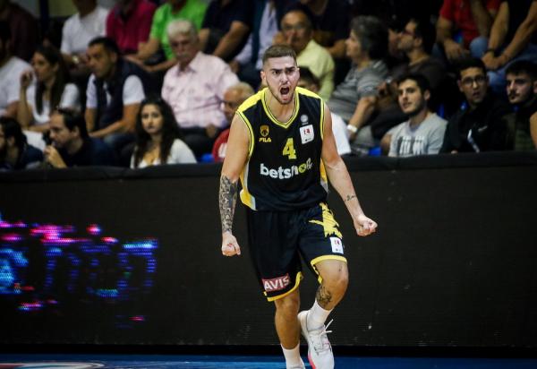 Τολιόπουλος: «Δεν υπάρχουν προβλήματα στην ομάδα, δεν έχω δώσει άλλο δικαίωμα»