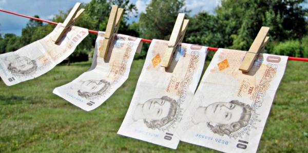 Βρετανία : Εκεί «ξεπλένεται» το βρώμικο χρήμα όλου του πλανήτη