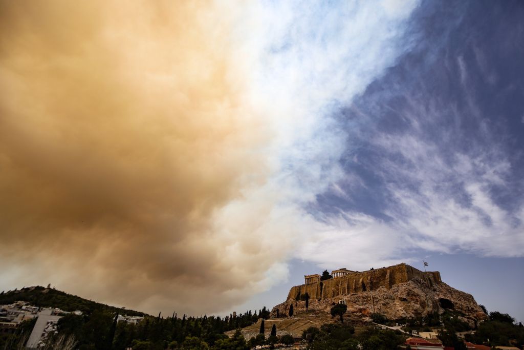 Καιρός : Τι είναι ο αντικυκλώνας-τέρας που θα «καλύψει» την Ελλάδα μέχρι τέλη Οκτώβρη