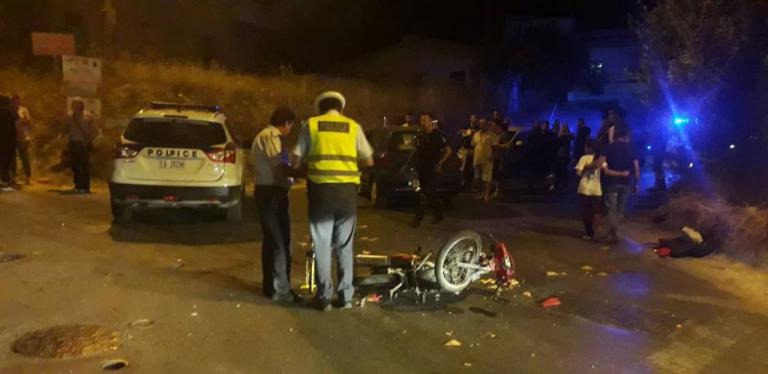 Σοβαρά τραυματισμένος 27χρονος διανομέας σε τροχαίο στις Μεσαμπελιές (φωτο)