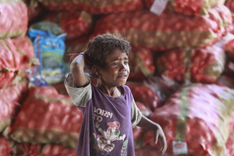 Πάνω από 15.000 παιδιά κάτω των πέντε ετών πεθαίνουν κάθε μέρα στον κόσμο