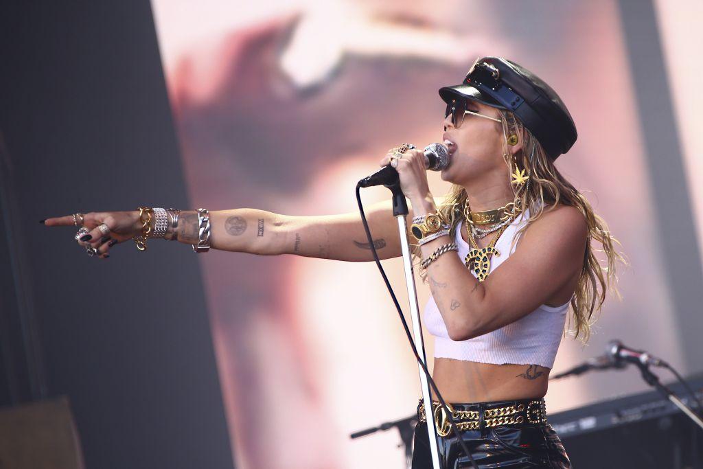 H Mάιλι Σάιρους άλλαξε άποψη για τους άνδρες