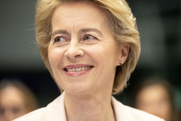 Ούρσουλα φον ντερ Λάιεν : Θα μένει σε ένα δωμάτιο δίπλα από το γραφείο της στις Βρυξέλλες
