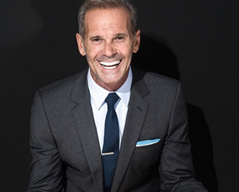 Πέτρος Κωστόπουλος : Βολτάρει με πανάκριβη μηχανή στην Αθήνα