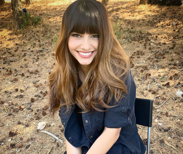 Ηλιάνα Παπαγεωργίου : Τα φιλιά με τον Σνικ στη μέση του δρόμου